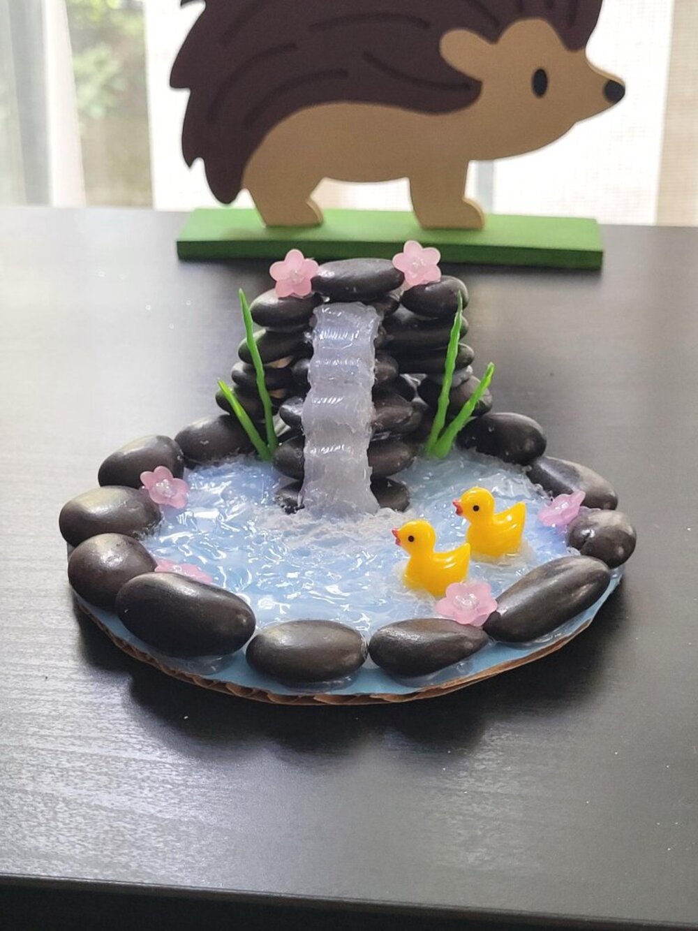 Cute hand-crafted little duck pond water fountain waterfall display